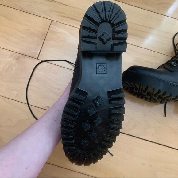 Dr Martens Air Wair LEONA Smooth Black Platform Boots Womens Size 9 - Picture 6 of 11